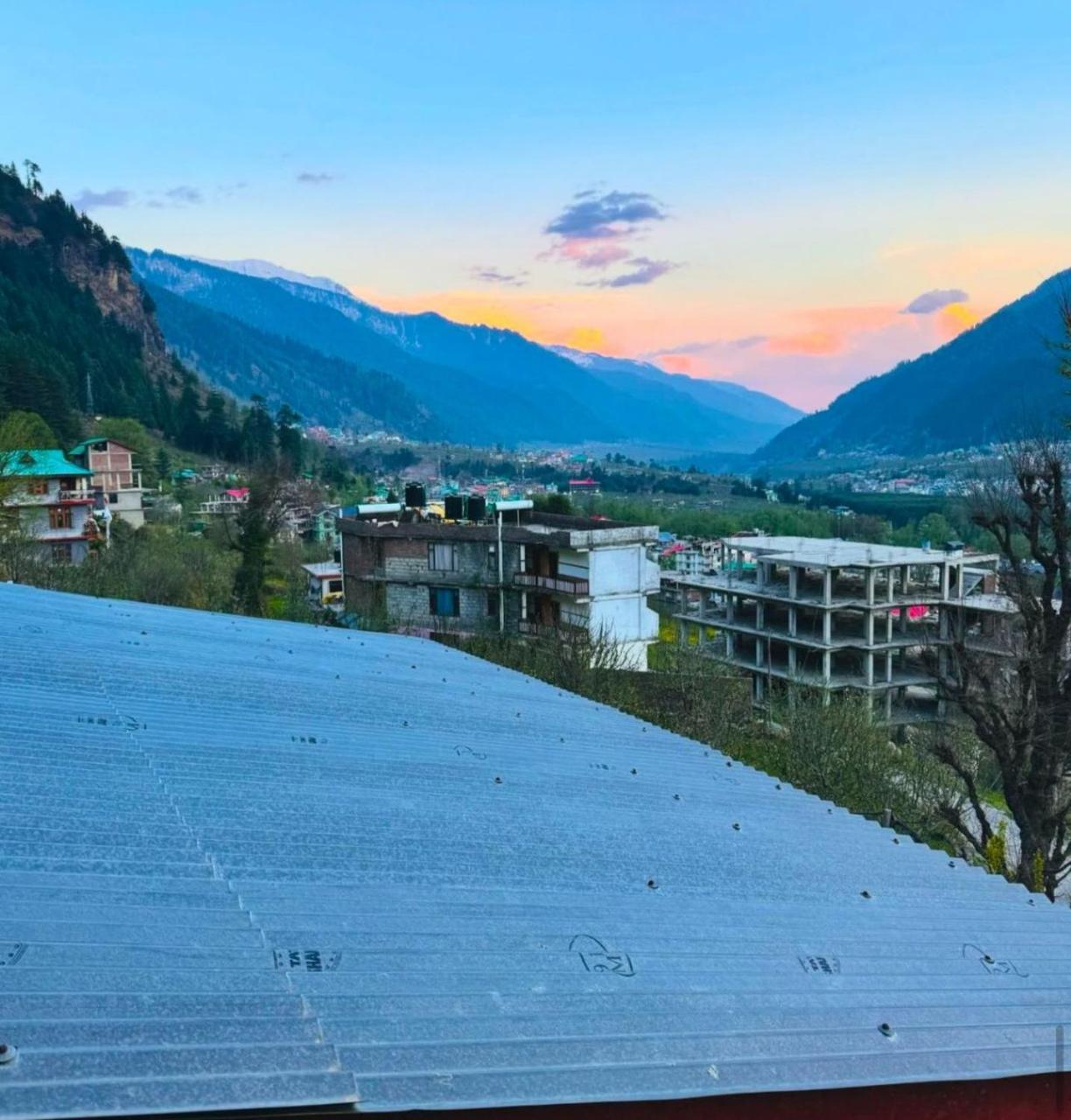 מנאלי Hotel Himachal Heights מראה חיצוני תמונה